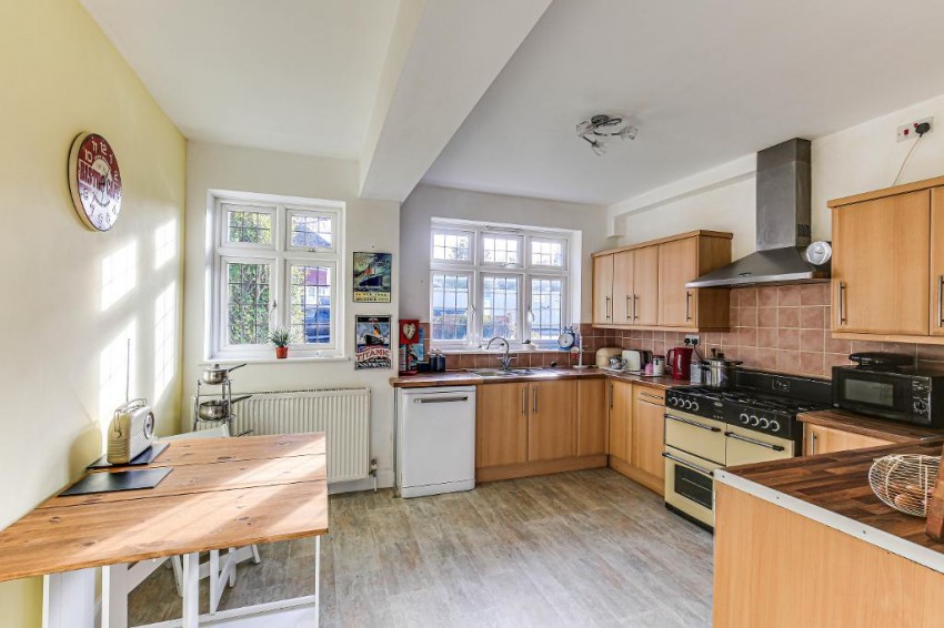 Images for Langley Oaks Avenue, South Croydon