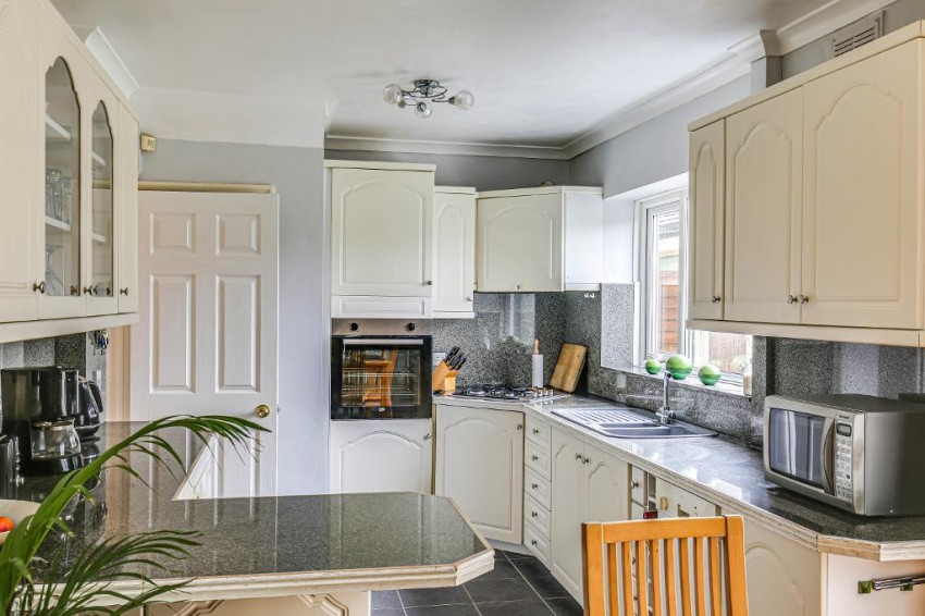 Images for Meadway, Warlingham