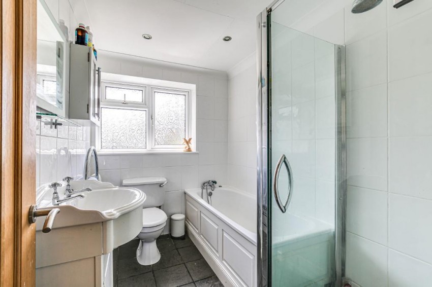 Images for Glebe Hyrst, Sanderstead