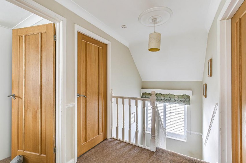 Images for Glebe Hyrst, Sanderstead