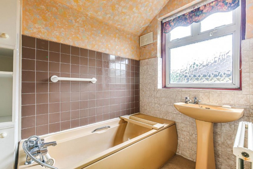 Images for Mosslea Road, Whyteleafe