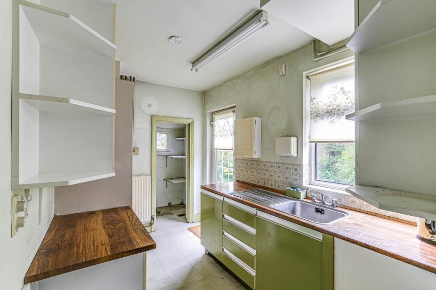 Images for Mosslea Road, Whyteleafe