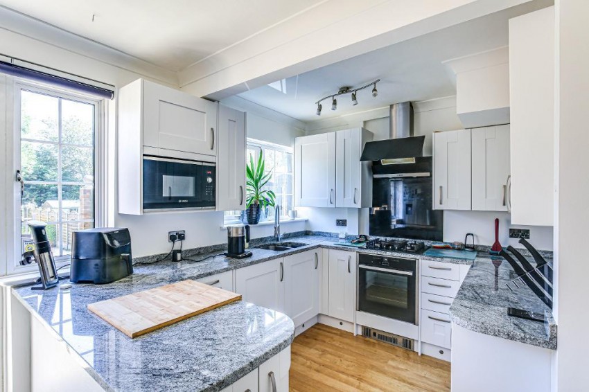 Images for Benhurst Gardens, Selsdon
