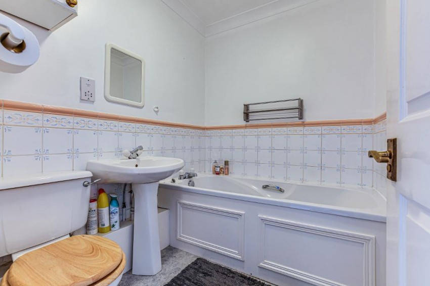 Images for Sanderstead, South Croydon