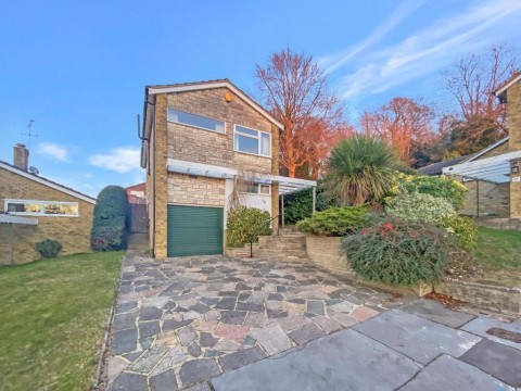 View Full Details for Bench Field, South Croydon
