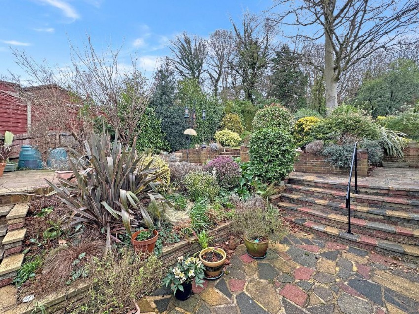 Images for Bench Field, South Croydon
