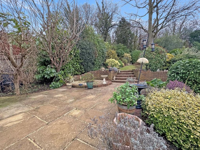 Images for Bench Field, South Croydon