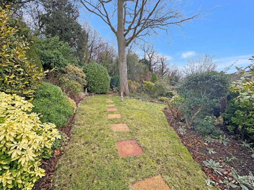 Images for Bench Field, South Croydon