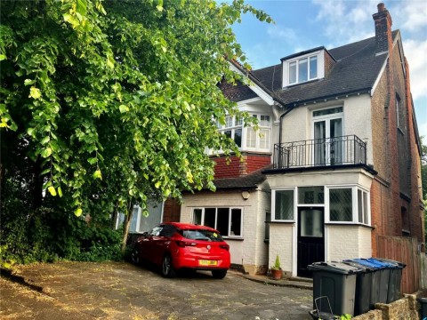 View Full Details for Brambledown Road, South Croydon