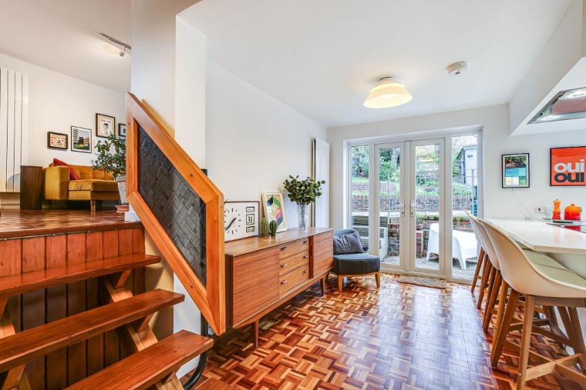Images for Bench Field, South Croydon