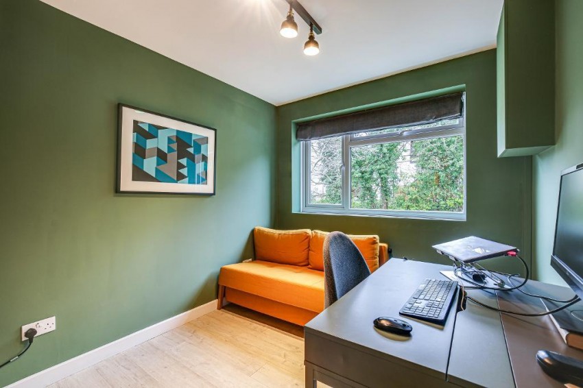 Images for Bench Field, South Croydon