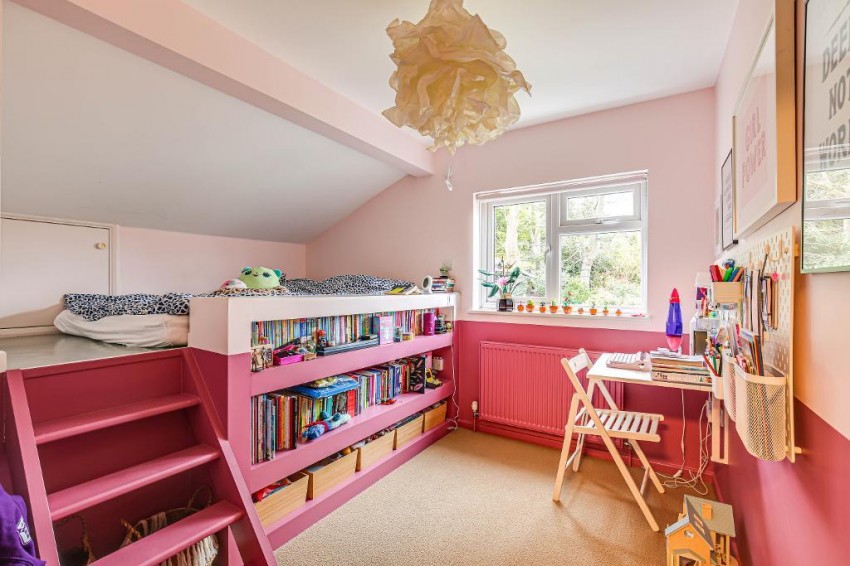 Images for Bench Field, South Croydon
