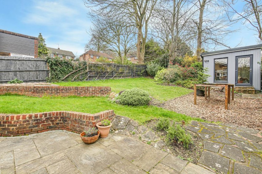 Images for Bench Field, South Croydon