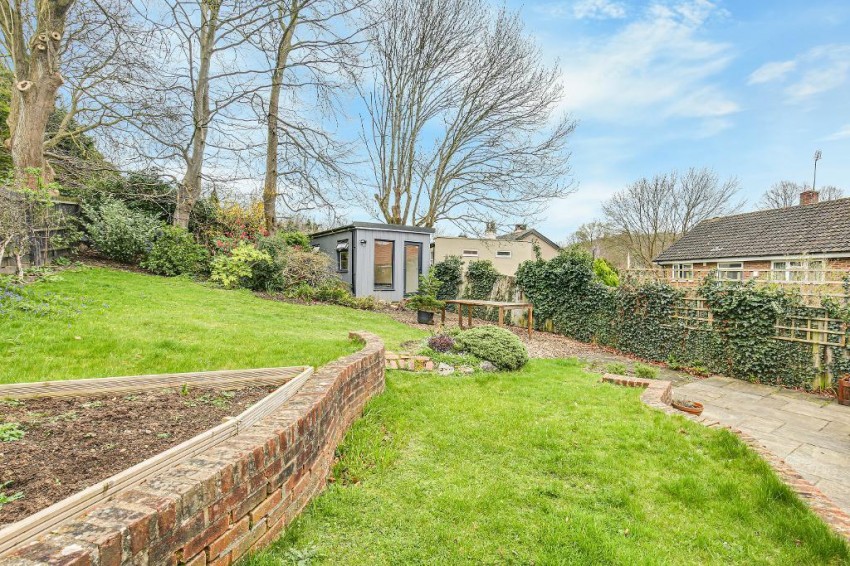 Images for Bench Field, South Croydon