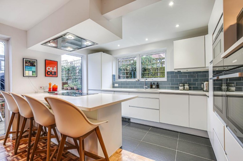 Images for Bench Field, South Croydon