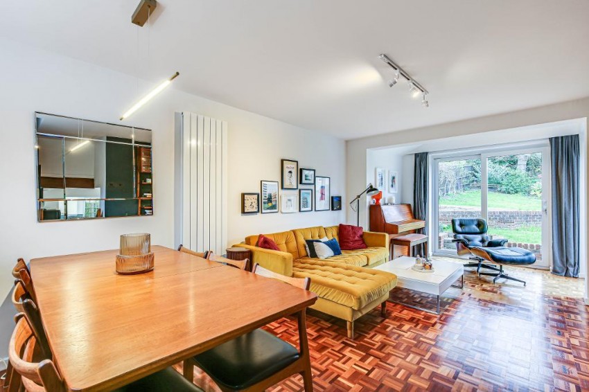 Images for Bench Field, South Croydon