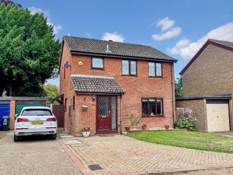View Full Details for Maywater Close, South Croydon