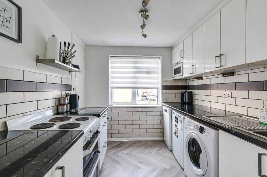 Images for Crescent Road, Caterham