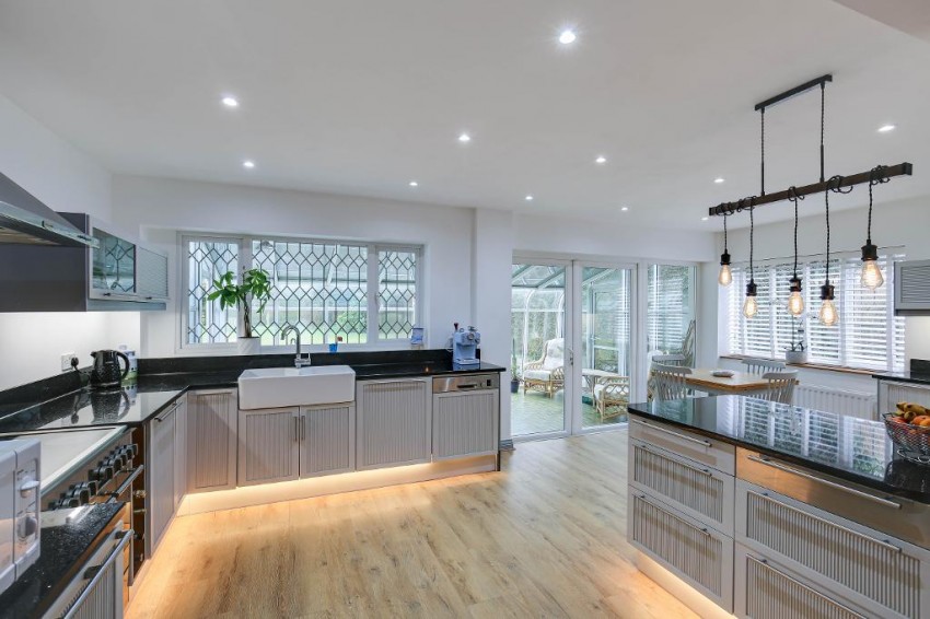 Images for Blacksmiths Hill, Sanderstead