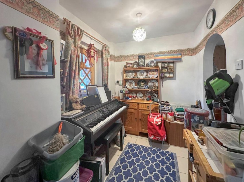 Images for Princes Avenue, Sanderstead