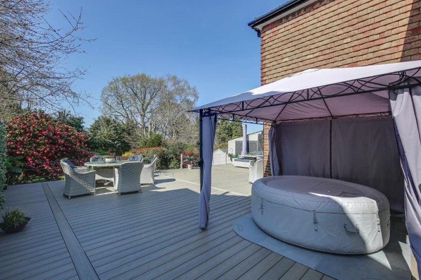 Images for Shaw Crescent, Sanderstead