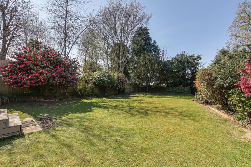 Images for Shaw Crescent, Sanderstead