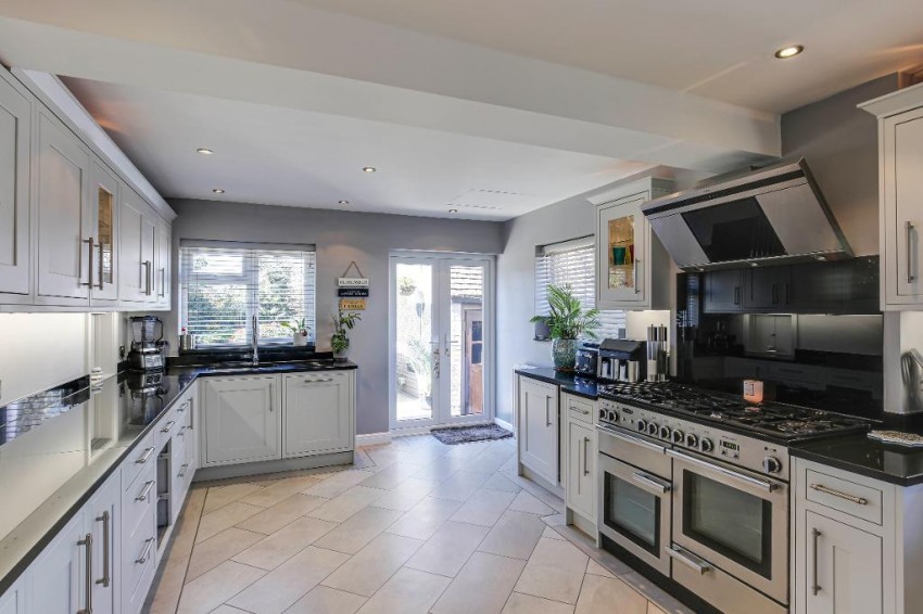 Images for Shaw Crescent, Sanderstead