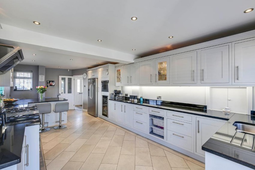 Images for Shaw Crescent, Sanderstead