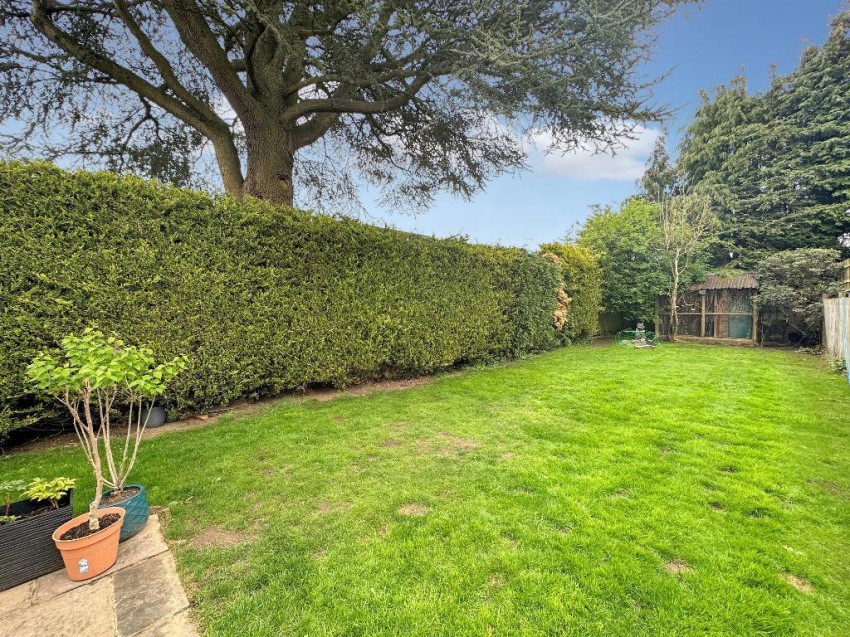Images for Harewood Gardens, Sanderstead
