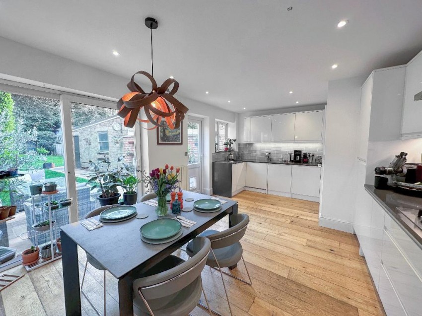 Images for Harewood Gardens, Sanderstead