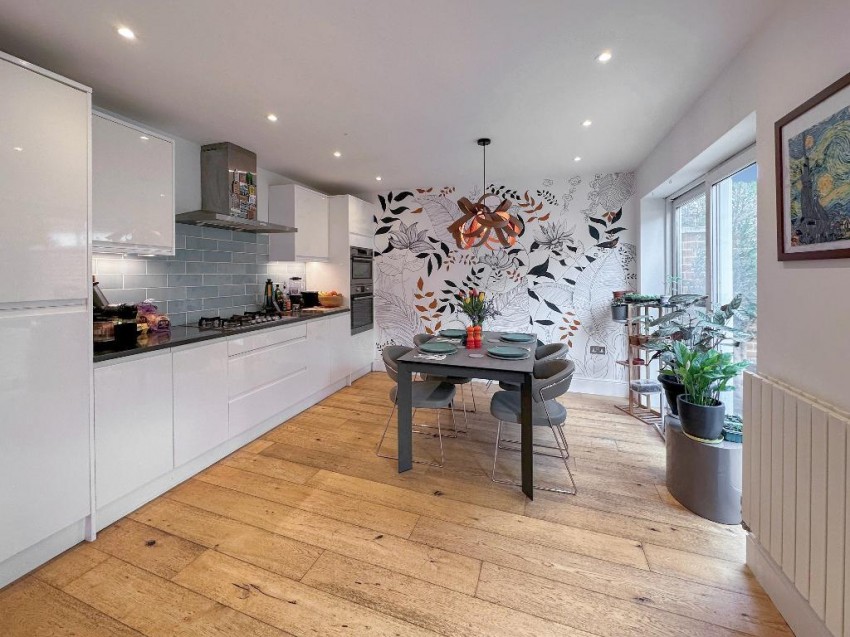 Images for Harewood Gardens, Sanderstead