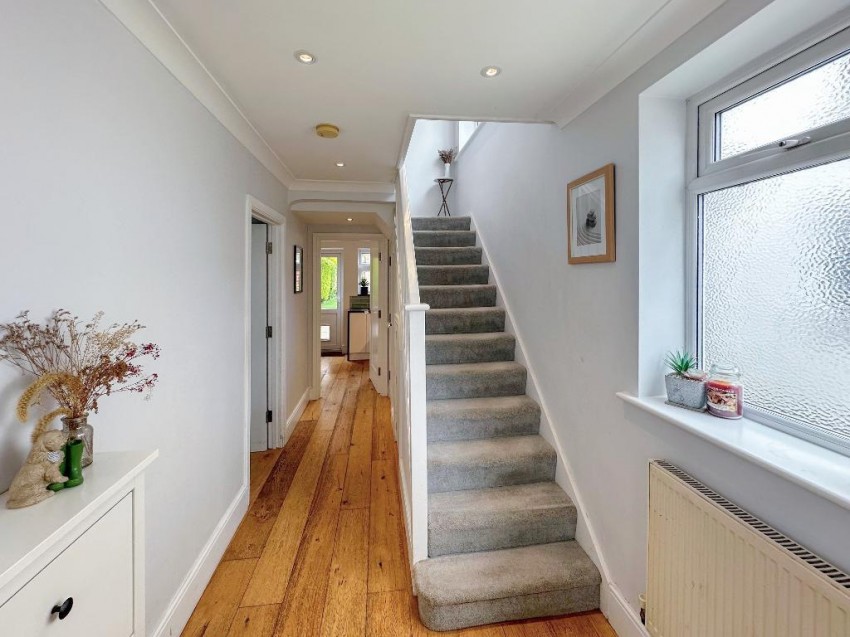 Images for Harewood Gardens, Sanderstead