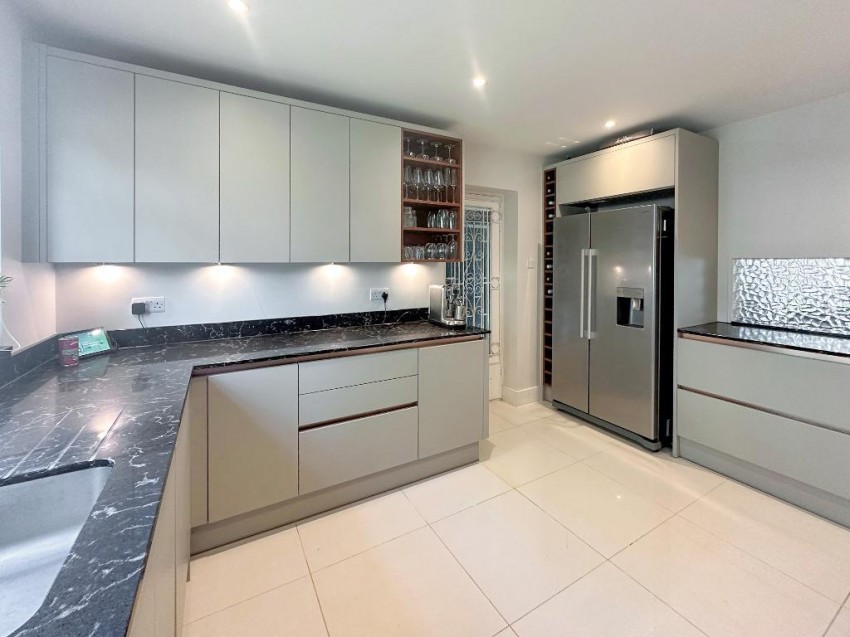 Images for Castlemaine Avenue, South Croydon