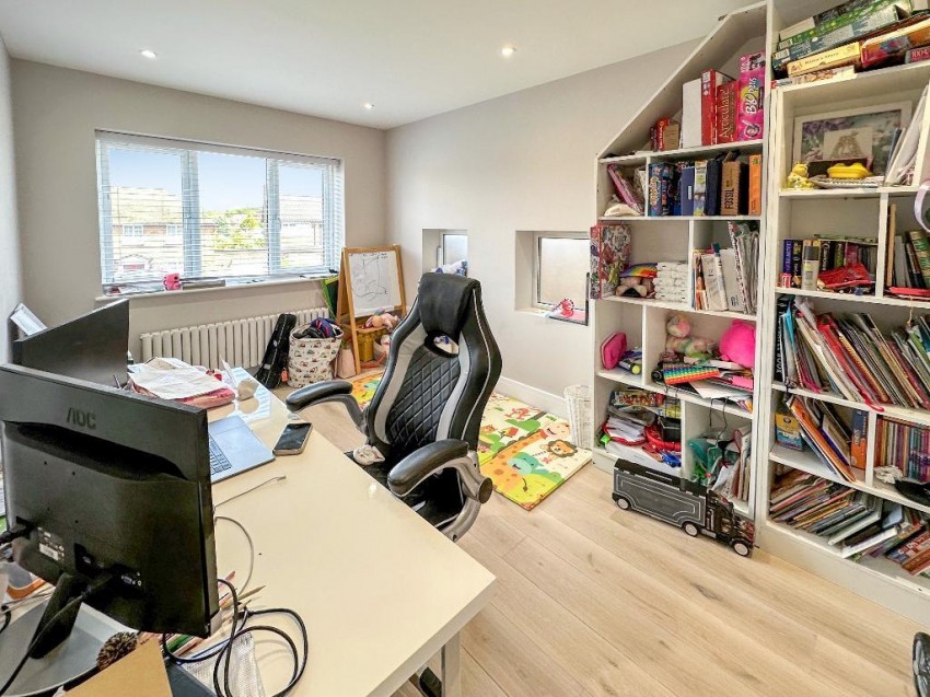 Images for Ellenbridge Way, South Croydon