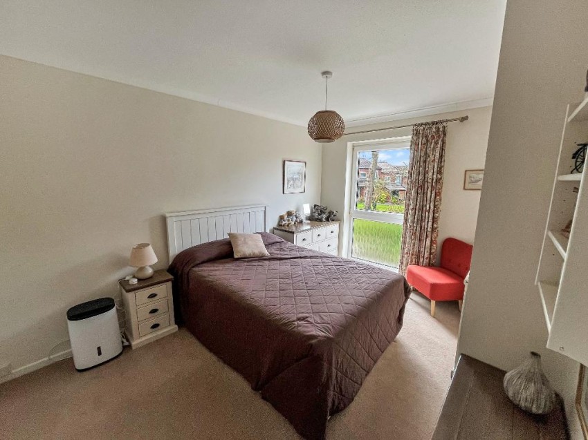 Images for Bowens Wood, South Croydon