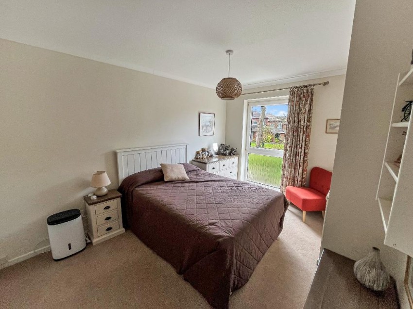 Images for Bowens Wood, South Croydon