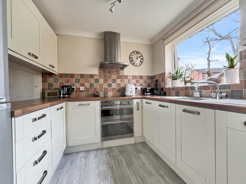 Images for Bowens Wood, South Croydon