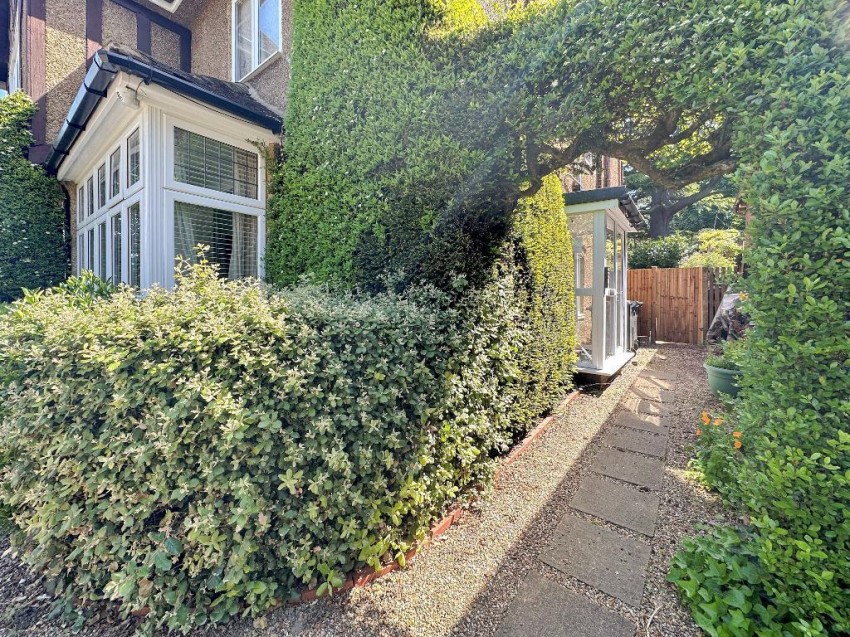Images for Castlemaine Ave, South Croydon