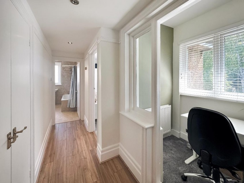 Images for Castlemaine Ave, South Croydon