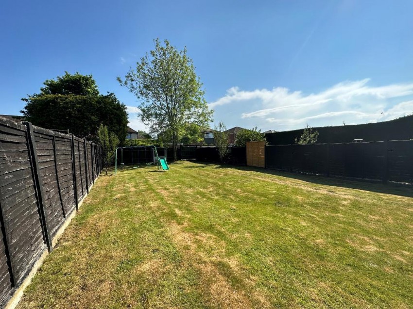 Images for Harewood Gardens, Sanderstead