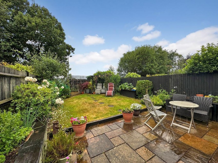 Images for White Hill Close, Caterham