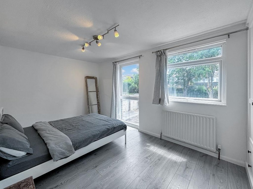 Images for Woodpecker Mount, Selsdon