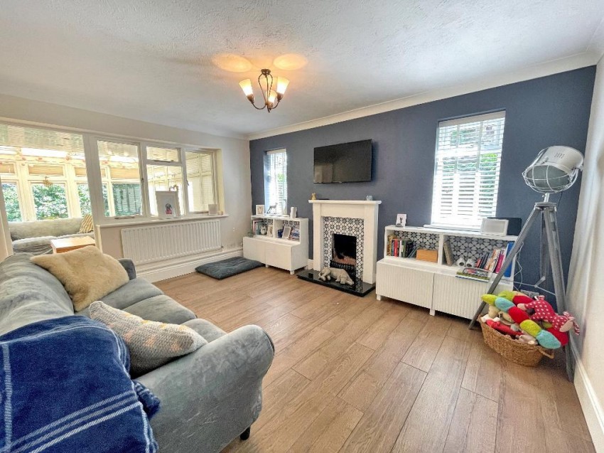 Images for Highwoods, Caterham