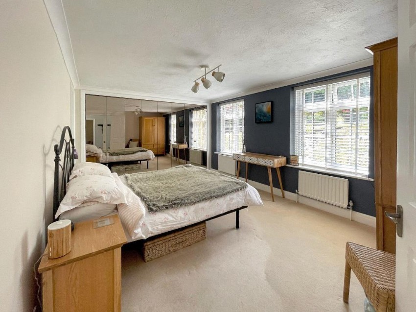 Images for Highwoods, Caterham