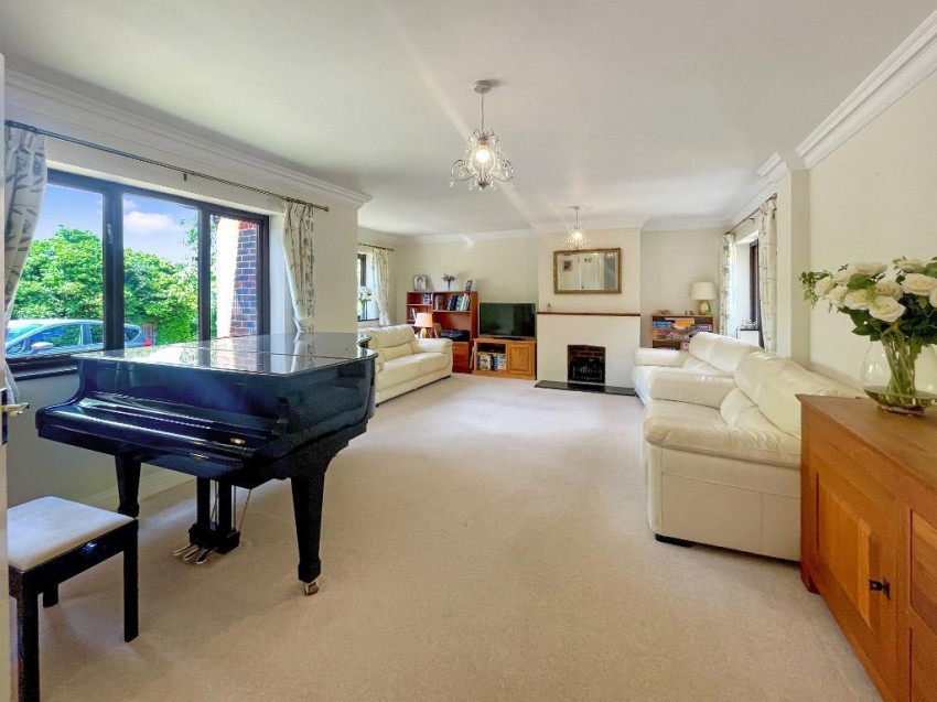 Images for Sanderstead, South Croydon