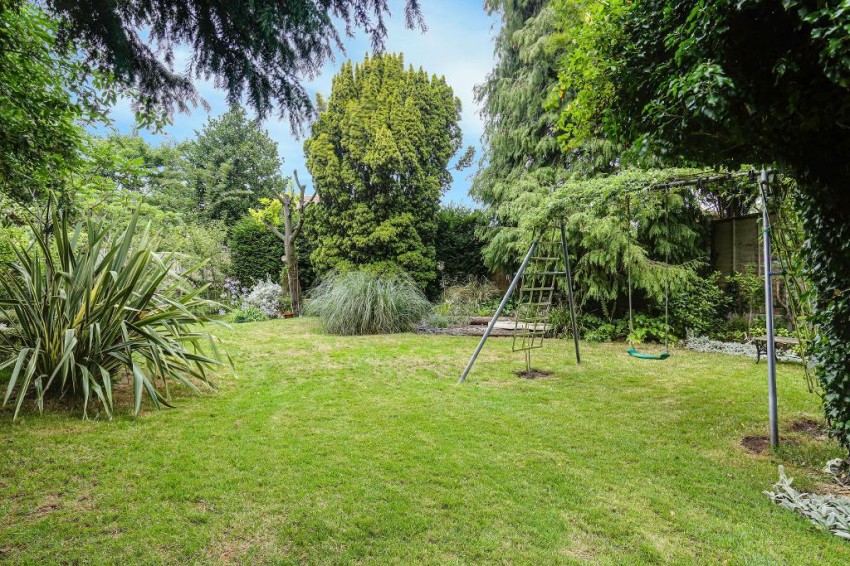 Images for Briton Hill Road, Sanderstead