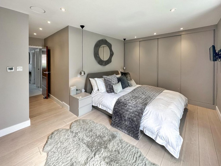Images for Blenheim Gardens, Sanderstead