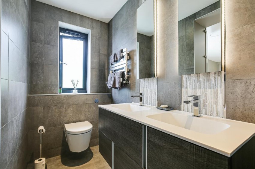 Images for Blenheim Gardens, Sanderstead