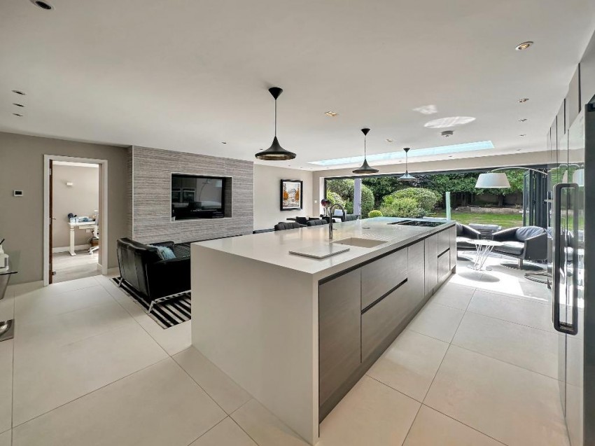 Images for Blenheim Gardens, Sanderstead