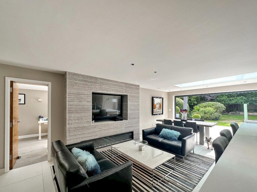 Images for Blenheim Gardens, Sanderstead